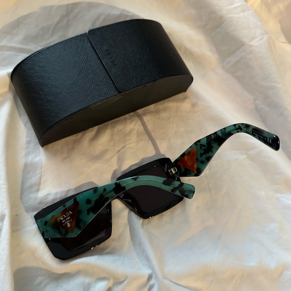 PRADA SYMBOLE SUNGLASSES - Picture 5 of 5